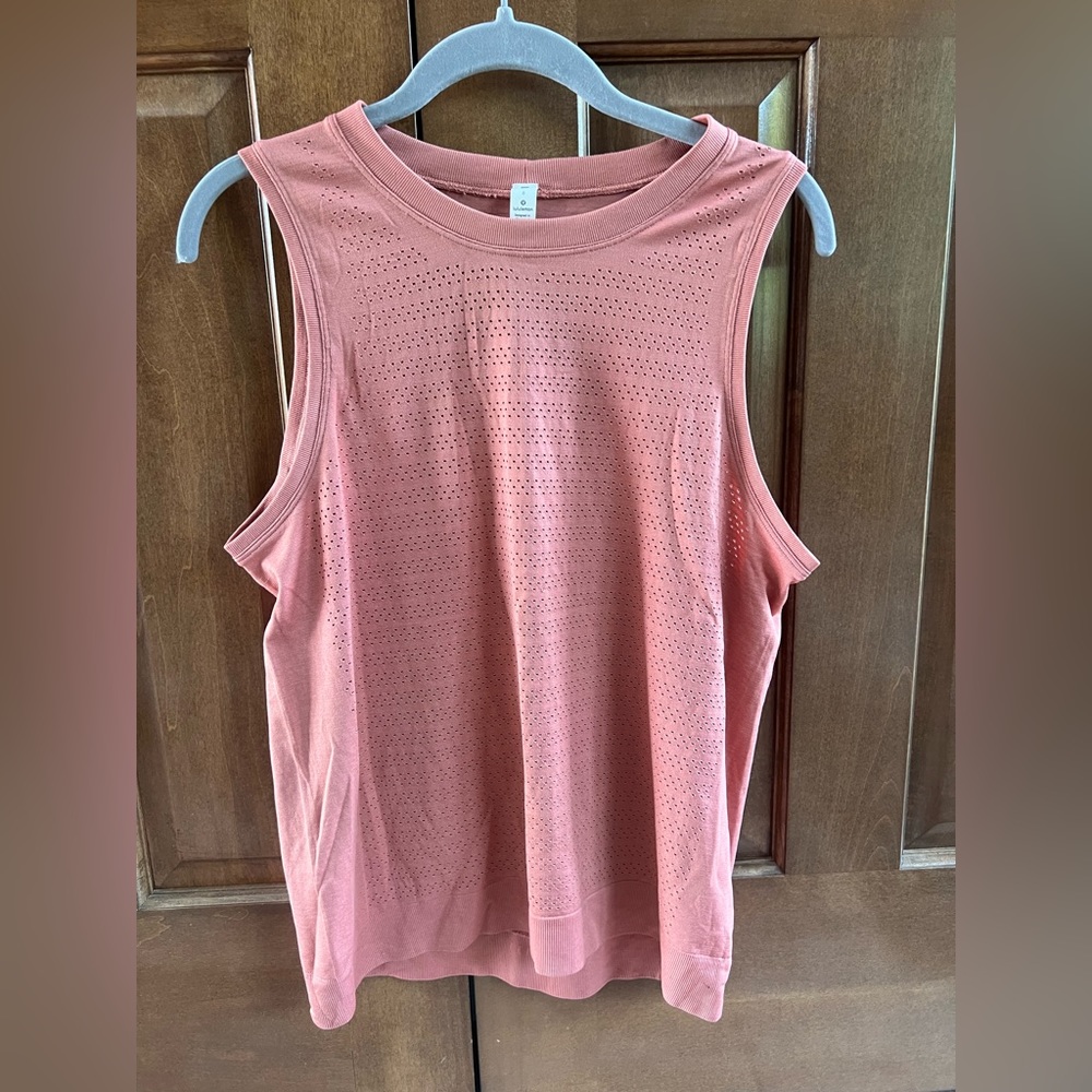 Lululemon tank